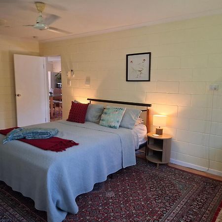 J & Ella'S Holiday House - 2 Bedroom, 2 Bathroom Home Cooktown Esterno foto