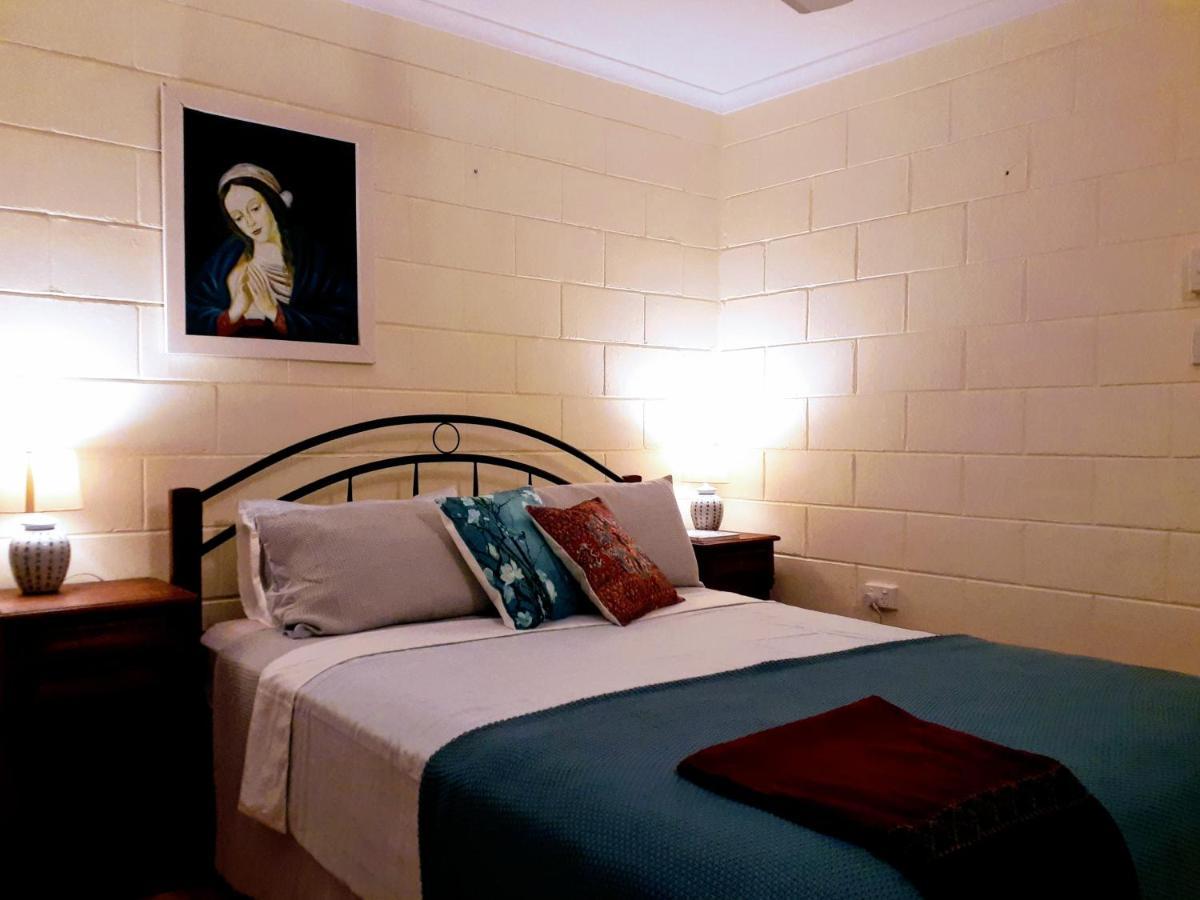 J & Ella'S Holiday House - 2 Bedroom, 2 Bathroom Home Cooktown Esterno foto
