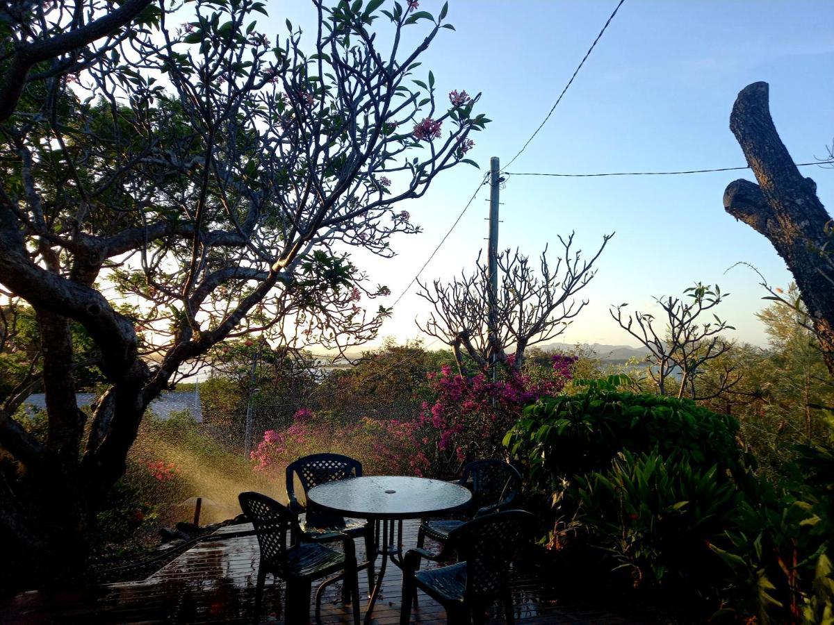 J & Ella'S Holiday House - 2 Bedroom, 2 Bathroom Home Cooktown Esterno foto