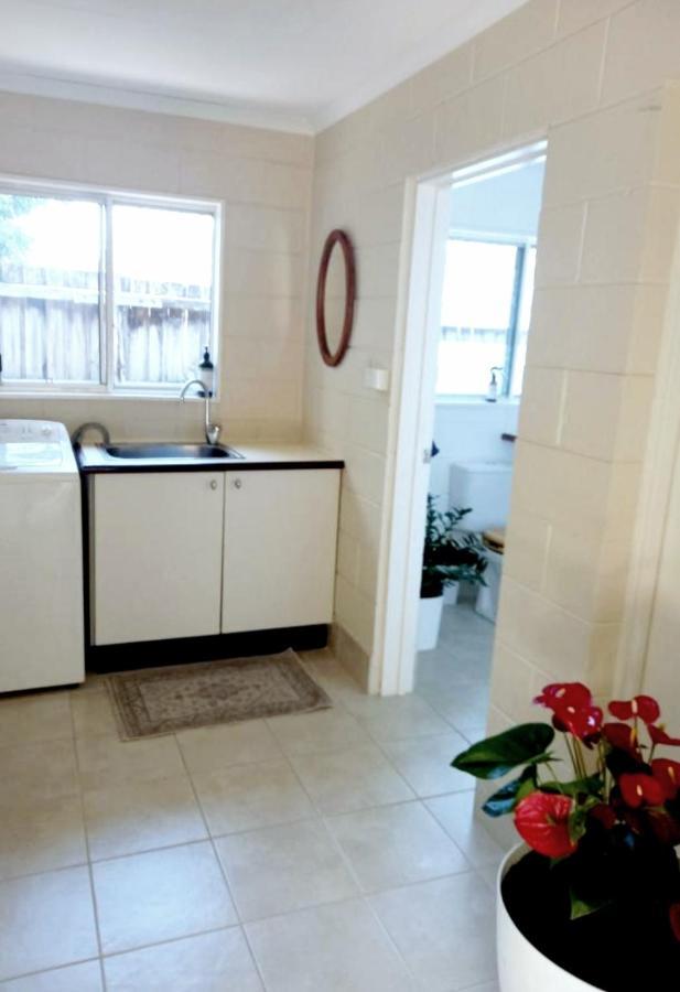 J & Ella'S Holiday House - 2 Bedroom, 2 Bathroom Home Cooktown Esterno foto