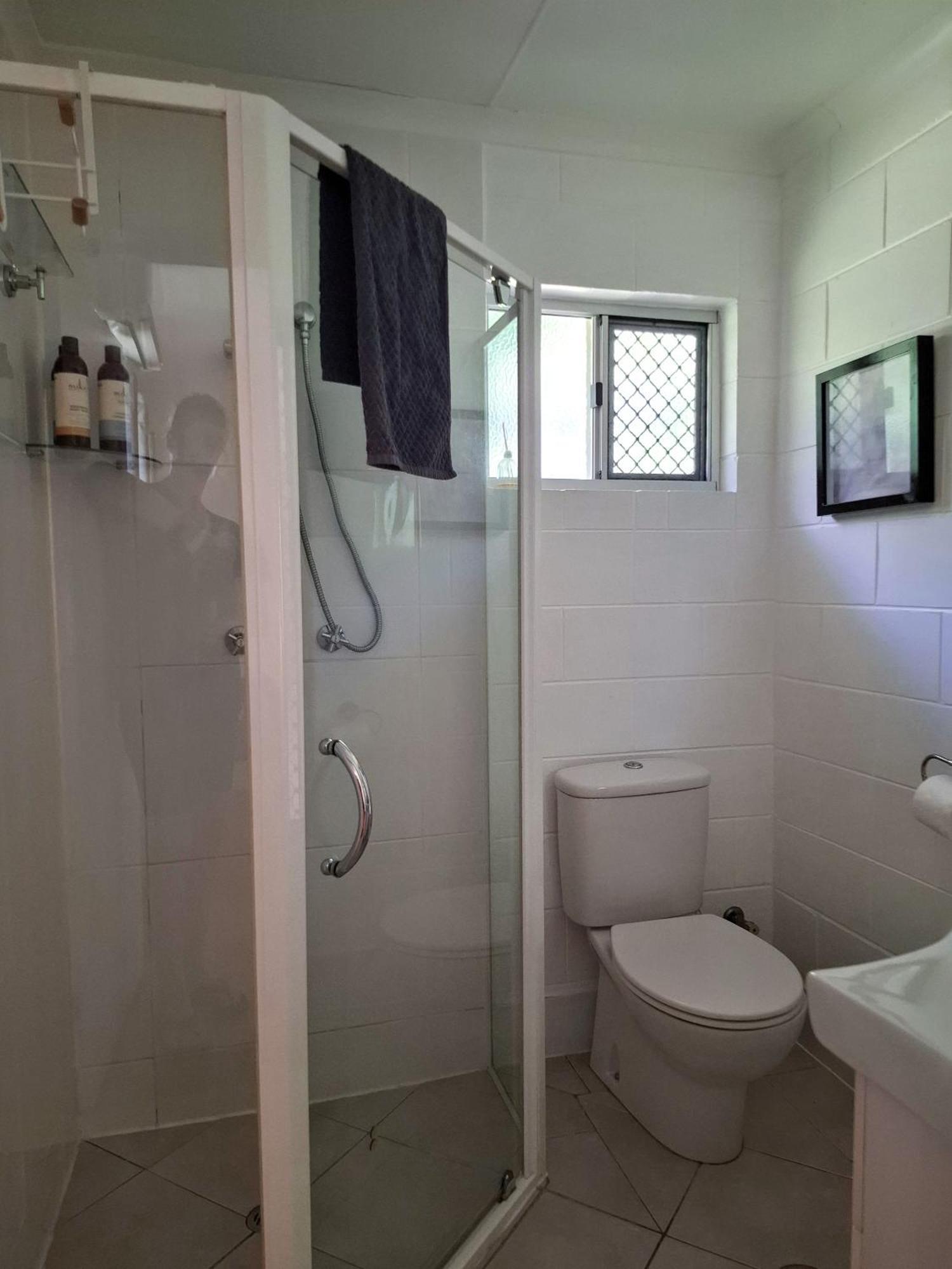 J & Ella'S Holiday House - 2 Bedroom, 2 Bathroom Home Cooktown Esterno foto