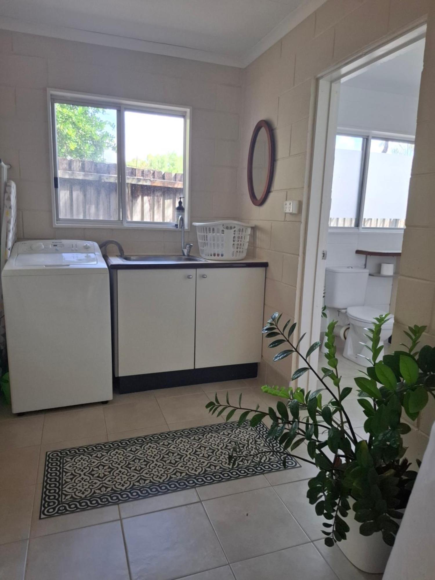 J & Ella'S Holiday House - 2 Bedroom, 2 Bathroom Home Cooktown Esterno foto